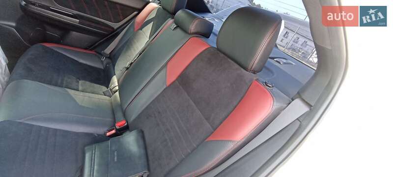 Седан Subaru WRX STI 2015 в Умани