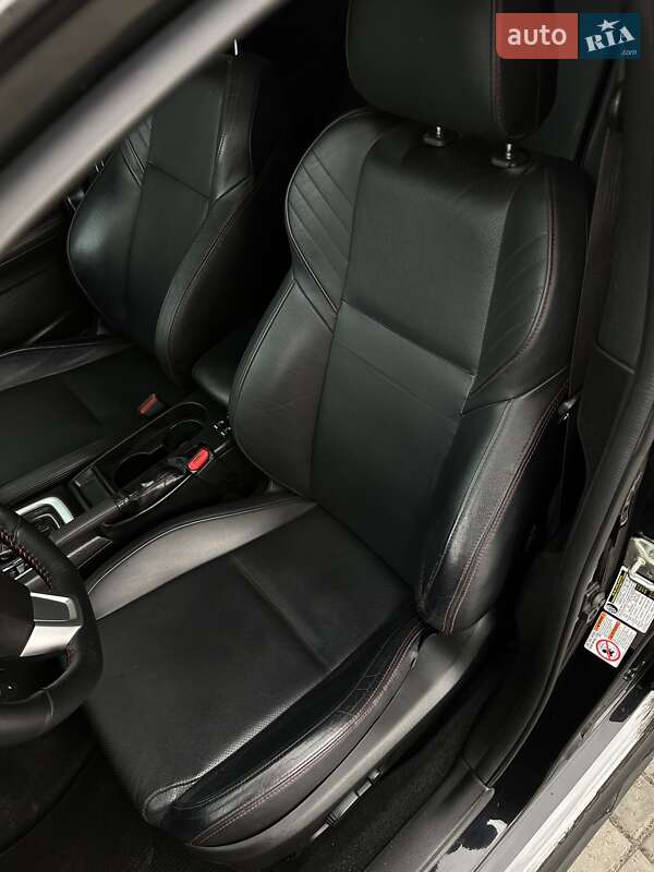 Седан Subaru WRX 2014 в Днепре