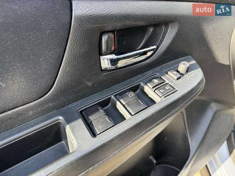 Внедорожник / Кроссовер Subaru XV 2012 в Киеве