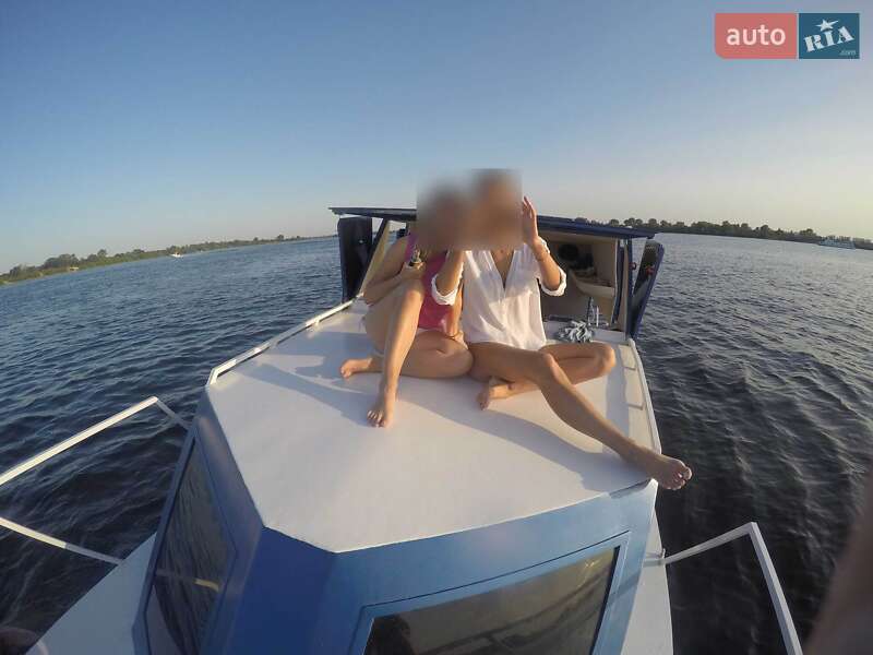 Моторная яхта Sunseeker Predator 2015 в Киеве