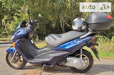 Максі-скутер Suzuki Avenis 150 2001 в 