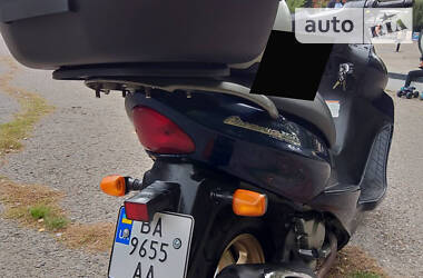 Максі-скутер Suzuki Avenis 150 2001 в 