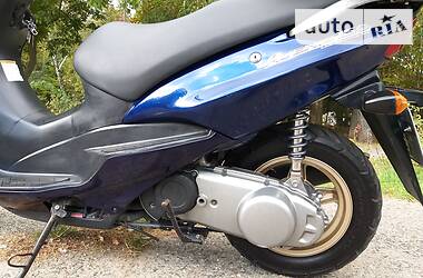 Максі-скутер Suzuki Avenis 150 2001 в 
