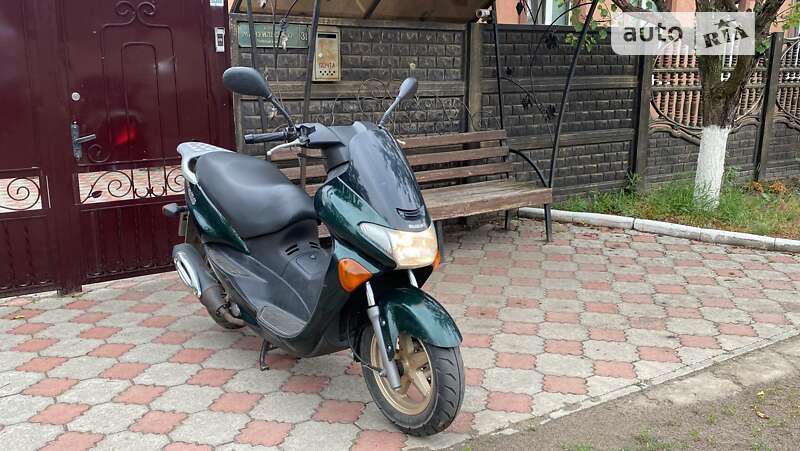 Макси-скутер Suzuki Avenis 150 2001 в Харькове