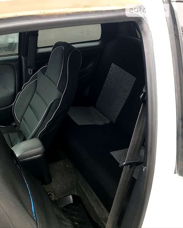 Хэтчбек Suzuki Baleno 1995 в Николаеве фото 3 Хэтчбек Suzuki Baleno 1995 в Николаеве