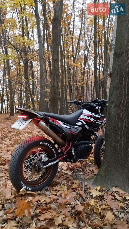 Мотоцикл Супермото (Motard) Suzuki Burgman 200 2015 в Фастове