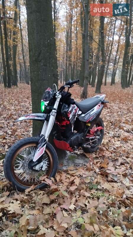 Мотоцикл Супермото (Motard) Suzuki Burgman 200 2015 в Фастове