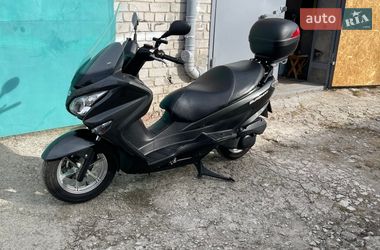 Максі-скутер Suzuki Burgman 200 2017 в Дніпрі