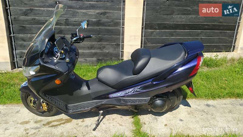 Макси-скутер Suzuki Burgman 400 2007 в Нетешине