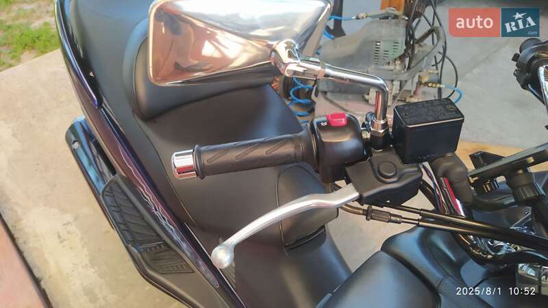 Макси-скутер Suzuki Burgman 400 2007 в Нетешине