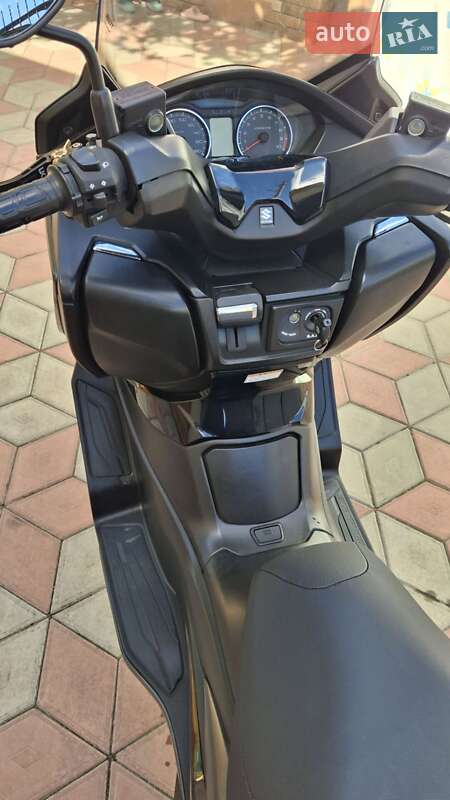 Макси-скутер Suzuki Burgman 400 2018 в Днепре