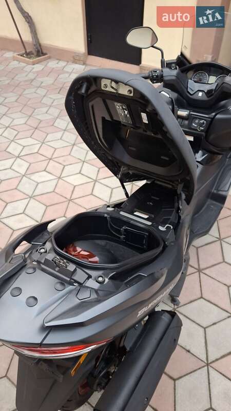 Макси-скутер Suzuki Burgman 400 2018 в Днепре