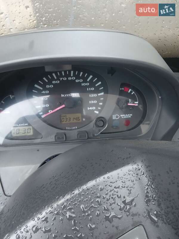 Максі-скутер Suzuki Burgman 2003 в Демидівці