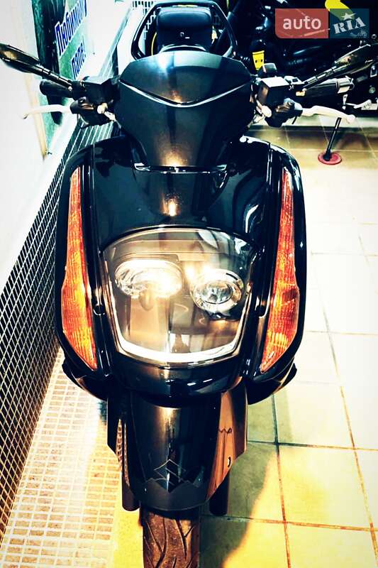 Макси-скутер Suzuki Gemma 50 2011 в Львове