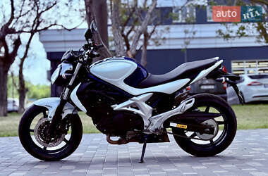 Мотоцикл Спорт-туризм Suzuki Gladius 400 2010 в Одесі