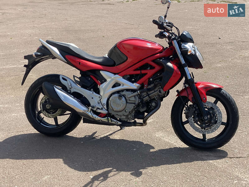 Мотоцикл Без обтекателей (Naked bike) Suzuki Gladius 400 2010 в 