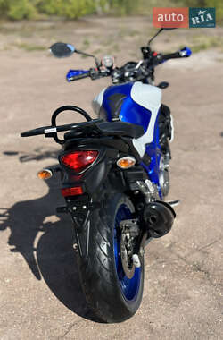 Мотоцикл Без обтекателей (Naked bike) Suzuki Gladius 400 2012 в 