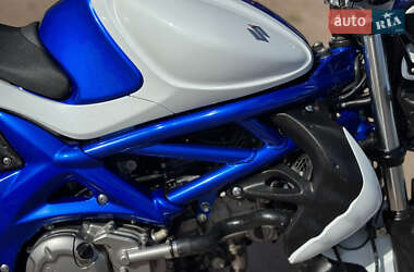 Мотоцикл Без обтекателей (Naked bike) Suzuki Gladius 400 2012 в 