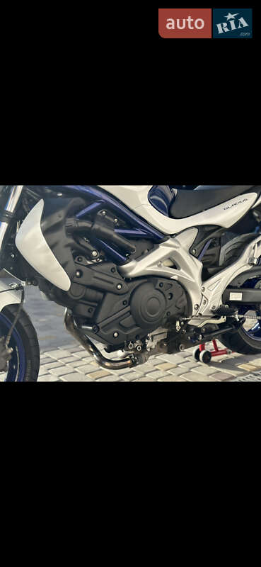 Мотоцикл Без обтекателей (Naked bike) Suzuki Gladius 400 2011 в Львове