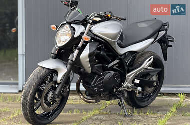 Мотоцикл Без обтекателей (Naked bike) Suzuki Gladius 400 2012 в 