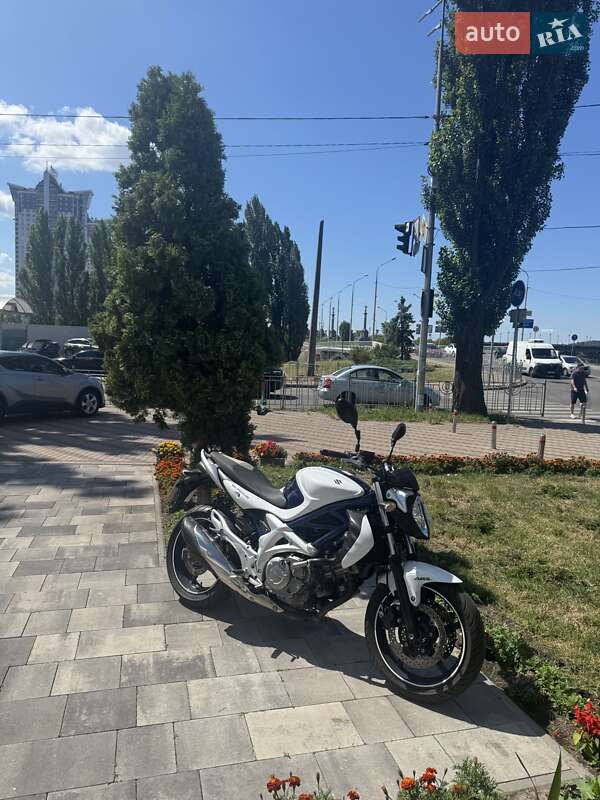 Мотоцикл Без обтікачів (Naked bike) Suzuki Gladius 400 2010 в Києві