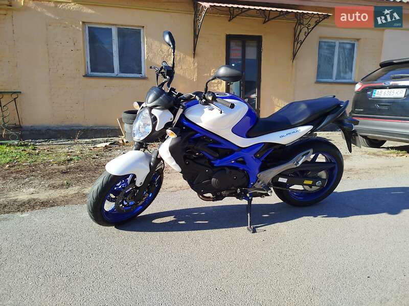 Мотоцикл Без обтекателей (Naked bike) Suzuki Gladius 400 2010 в Виннице