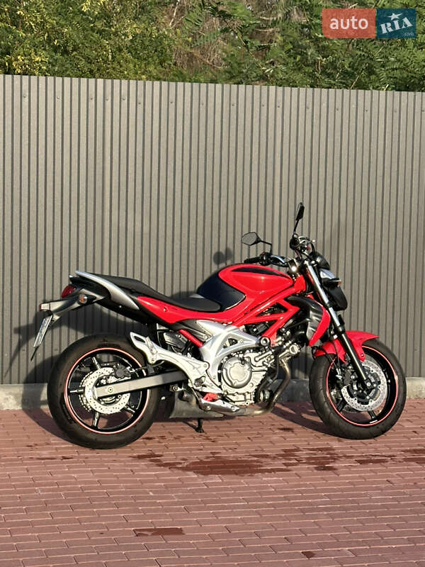 Спортбайк Suzuki Gladius 650 2010 в Сарнах