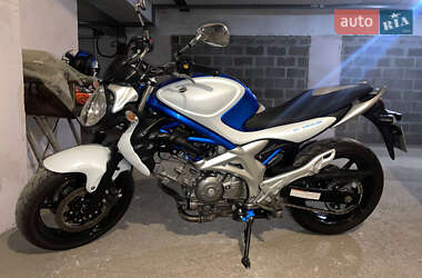 Мотоцикл Без обтікачів (Naked bike) Suzuki Gladius 650 2010 в Дніпрі
