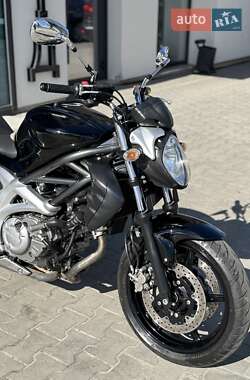 Мотоцикл Без обтекателей (Naked bike) Suzuki Gladius 650 2010 в 