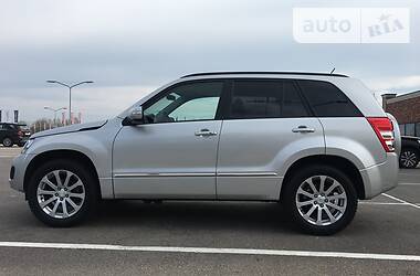 Позашляховик / Кросовер Suzuki Grand Vitara 2013 в 
