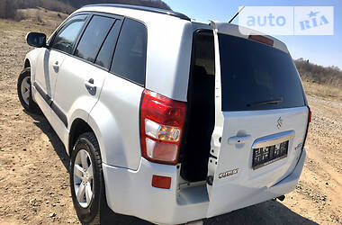 Позашляховик / Кросовер Suzuki Grand Vitara 2010 в 