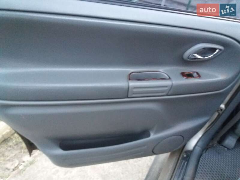 Внедорожник / Кроссовер Suzuki Grand Vitara 2003 в Никополе