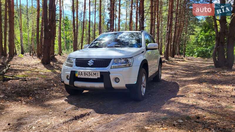 Внедорожник / Кроссовер Suzuki Grand Vitara 2012 в Киеве