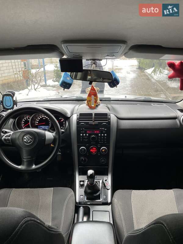 Внедорожник / Кроссовер Suzuki Grand Vitara 2009 в Краснокутске