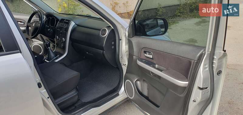 Внедорожник / Кроссовер Suzuki Grand Vitara 2011 в Ивано-Франковске