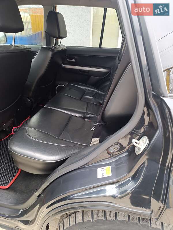 Внедорожник / Кроссовер Suzuki Grand Vitara 2006 в Первомайске