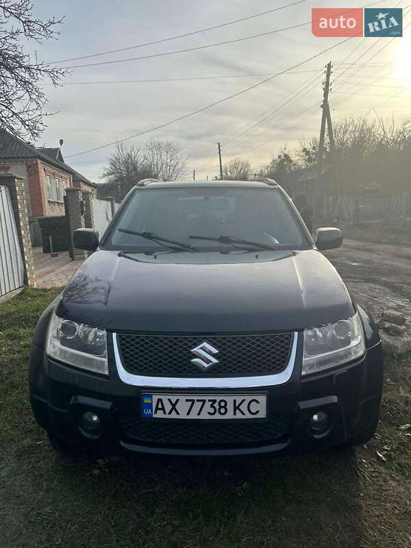 Позашляховик / Кросовер Suzuki Grand Vitara 2006 в Ізюмі