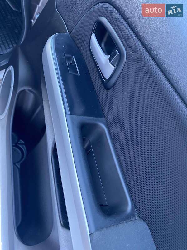 Позашляховик / Кросовер Suzuki Grand Vitara 2017 в Чернігові фото 28 Позашляховик / Кросовер Suzuki Grand Vitara 2017 в Чернігові