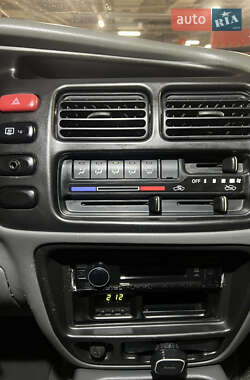 Внедорожник / Кроссовер Suzuki Grand Vitara 2001 в 