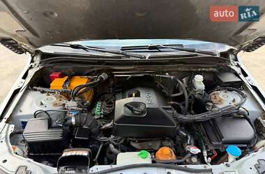 Внедорожник / Кроссовер Suzuki Grand Vitara 2005 в 