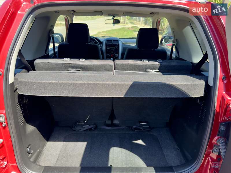 Внедорожник / Кроссовер Suzuki Grand Vitara 2013 в Софиевке