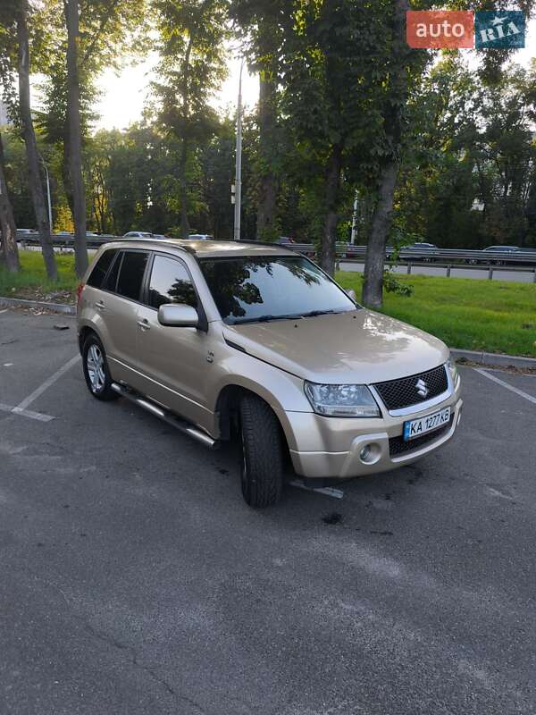 Внедорожник / Кроссовер Suzuki Grand Vitara 2006 в Киеве