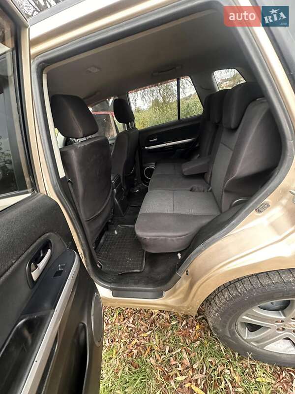 Внедорожник / Кроссовер Suzuki Grand Vitara 2005 в Киеве