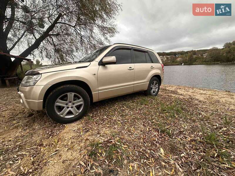 Внедорожник / Кроссовер Suzuki Grand Vitara 2005 в Киеве