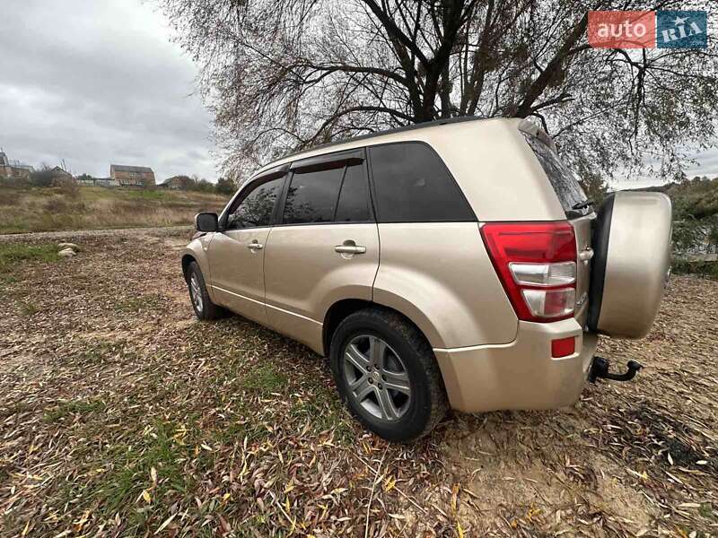 Внедорожник / Кроссовер Suzuki Grand Vitara 2005 в Киеве