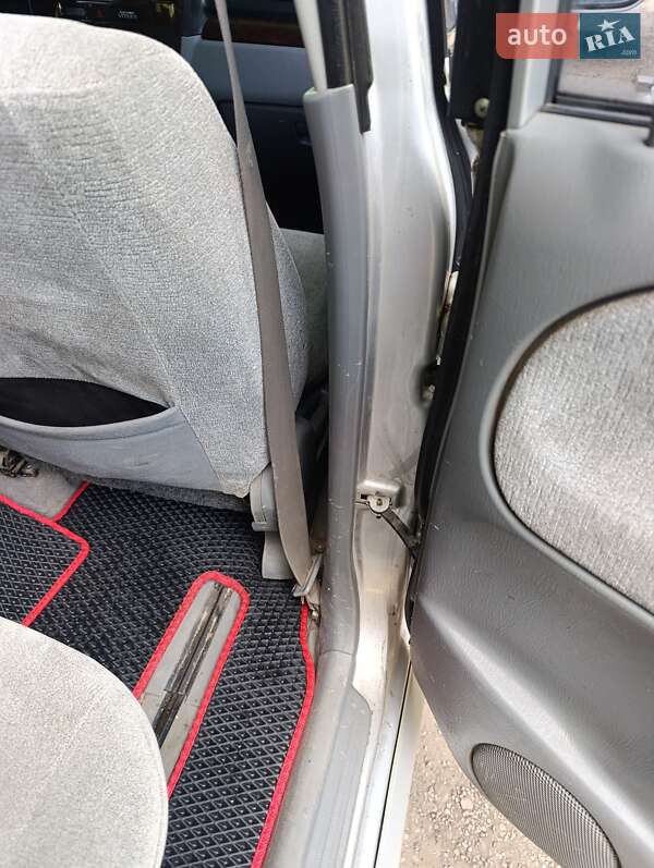 Внедорожник / Кроссовер Suzuki Grand Vitara 2003 в Днепре фото 11 Внедорожник / Кроссовер Suzuki Grand Vitara 2003 в Днепре