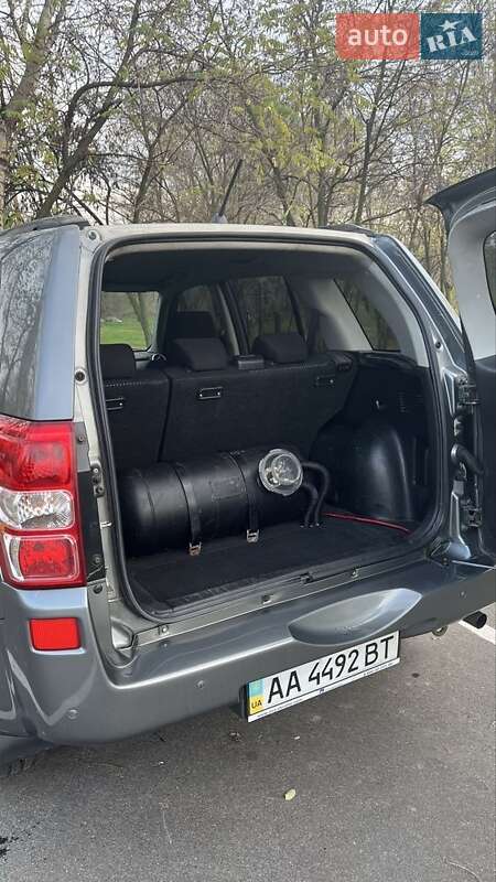 Внедорожник / Кроссовер Suzuki Grand Vitara 2006 в Киеве