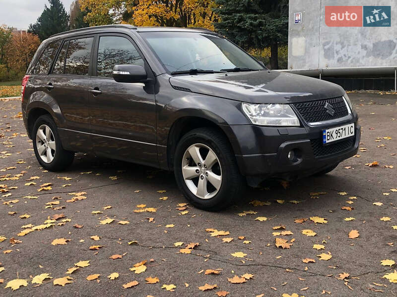 Внедорожник / Кроссовер Suzuki Grand Vitara 2011 в Ровно