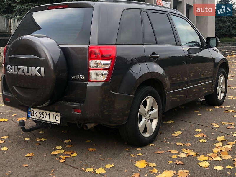 Внедорожник / Кроссовер Suzuki Grand Vitara 2011 в Ровно