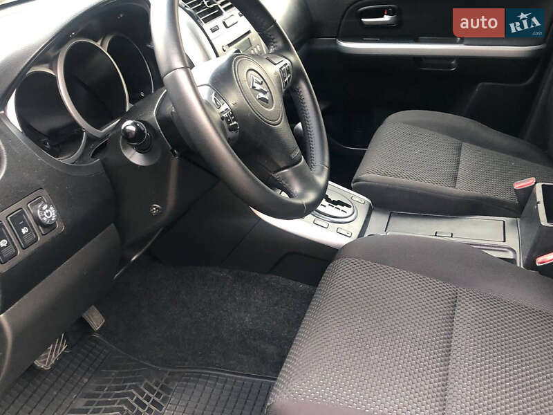Внедорожник / Кроссовер Suzuki Grand Vitara 2011 в Ровно